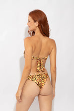 Charger l'image dans la galerie, Model Back: Rio De Sol Bas Bottom Yellow-Feline Essential