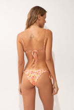 Charger l'image dans la galerie, Model Back: Rio De Sol Haut Top Ditsy-Butter Lia