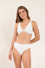 Charger l'image dans la galerie, Model Front: Rio De Sol Ensemble Set Sand-White Chantal Kora