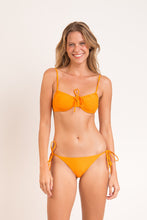 Charger l'image dans la galerie, Model Front: Rio De Sol Haut Top Dots-Mango Balconet-Tie