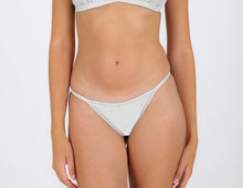 Charger l'image dans la galerie, Gallery: Rio De Sol Bas Bottom Shimmer-White California