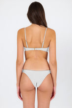 Charger l'image dans la galerie, Model Back: Rio De Sol Bas Bottom Shimmer-White Essential