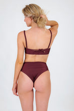 Charger l'image dans la galerie, Model Back: Rio De Sol Haut Top Barolo Bandeau-Reto