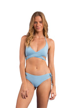 Charger l'image dans la galerie, Model Front: Rio De Sol Haut Top Dots-Sky Kate