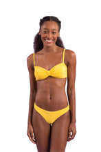 Charger l'image dans la galerie, Model Front: Rio De Sol Haut Top Malibu-Yellow Bandeau-Duo