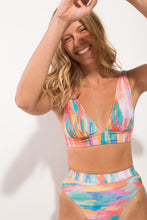 Charger l'image dans la galerie, Image 04: Rio De Sol Ensemble Set River Halter-Cos Hotpant-Cos
