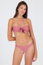 Charger l'image dans la galerie, Model Front: Rio De Sol Ensemble Set Shimmer-Confetti Bandeau-Knot Nice-Fio
