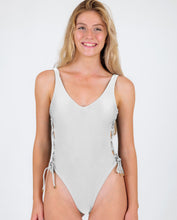 Charger l'image dans la galerie, Gallery: Rio De Sol Une Pièce Shimmer-White Zoe
