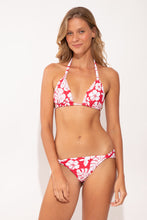 Charger l'image dans la galerie, Model Front: Wednesday In Hawaii By Rio De Sol Haut Top Pua-Hibiscus Mel
