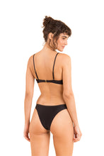 Charger l'image dans la galerie, Model Back: Rio De Sol Ensemble Set Shimmer-Black Bandeau-Joy Essential
