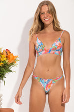 Charger l'image dans la galerie, Model Front: Rio De Sol Ensemble Set Zinnia Tri-Cos Leblon
