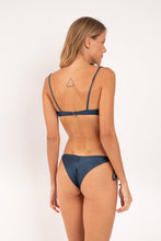 Charger l'image dans la galerie, Model Back: Rio De Sol Ensemble Set Shimmer-Shark Balconet-Tie Cheeky-Tie-Gold
