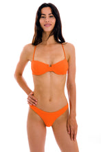 Charger l'image dans la galerie, Model Front: Rio De Sol Haut Top St-Tpz-Tangerina Balconet
