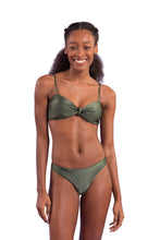 Charger l'image dans la galerie, Model Front: Rio De Sol Bas Bottom Croco Essential
