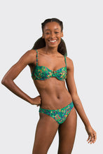 Charger l'image dans la galerie, Model Front: Rio De Sol Haut Top Wilds Balconet
