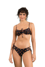 Charger l'image dans la galerie, Model Front: Rio De Sol Ensemble Set Cashew Balconet-Tie Madrid
