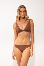 Charger l'image dans la galerie, Model Front: Rio De Sol Bas Bottom Sand-Cappuccino Leblon
