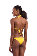 Charger l'image dans la galerie, Model Back: Rio De Sol Haut Top Malibu-Yellow Tri-Inv
