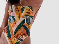 Charger et lire la vidéo dans la visionneuse de la Galerie, Video: Rio De Sol Une Pièce El-Arco Ella
