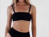 Charger et lire la vidéo dans la visionneuse de la Galerie, Video: Rio De Sol Bas Bottom Shimmer-Black Hotpants
