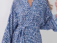 Charger et lire la vidéo dans la visionneuse de la Galerie, Video: Rio De Sol Robe De Plage Chuva Kimono
