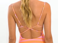 Charger et lire la vidéo dans la visionneuse de la Galerie, Video: Rio De Sol Chouchou Solea Scrunchie
