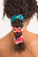 Charger l&#39;image dans la galerie, Rain Scrunchie
