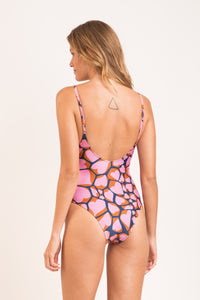 Model Back: Rio De Sol Une Pièce Amore-Pink Hype