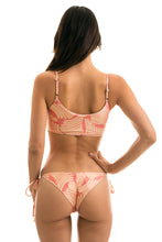 Charger l&#39;image dans la galerie, Model Back: Rio De Sol Bas Bottom Banana Rose Bra
