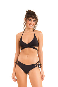 Model Front: Rio De Sol Bas Bottom Dots-Black Madrid