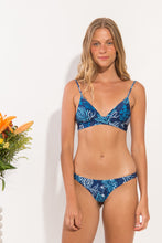 Charger l&#39;image dans la galerie, Model Front: Rio De Sol Bas Bottom Reef Essential
