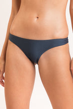Charger l&#39;image dans la galerie, Gallery: Rio De Sol Bas Bottom Shark Essential
