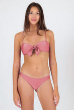 Charger l&#39;image dans la galerie, Model Front: Rio De Sol Bas Bottom Shimmer-Confetti Essential
