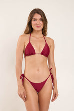 Charger l&#39;image dans la galerie, Model Front: Rio De Sol Bas Bottom Touch-Carmim Cheeky-Tie
