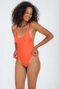 Model Front: Rio De Sol Une Pièce Light-Peach Hype