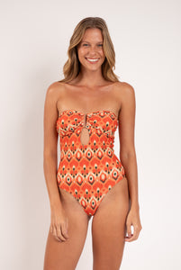 Model Front: Rio De Sol Une Pièce Maracai Sara-Op