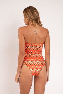Model Back: Rio De Sol Une Pièce Maracai Sara-Op