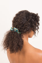 Charger l&#39;image dans la galerie, Model Front: Rio De Sol Chouchou Morumbi Scrunchie
