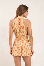 Charger l&#39;image dans la galerie, Model Back: Rio De Sol Vêtement De Plage Mosaico Low Cut Dress
