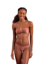 Charger l&#39;image dans la galerie, Model Front: Rio De Sol Ensemble Set Shimmer-Copper Bandeau-Joy Essential
