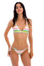 Charger l&#39;image dans la galerie, Model Front: Rio De Sol Haut Top Revelry Tri-Fixo
