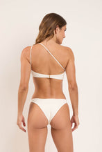 Charger l&#39;image dans la galerie, Model Back: Rio De Sol Haut Top Sand-Chantilly Kora
