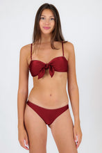 Charger l&#39;image dans la galerie, Model Front: Rio De Sol Haut Top Shimmer-Divino Bandeau-Knot
